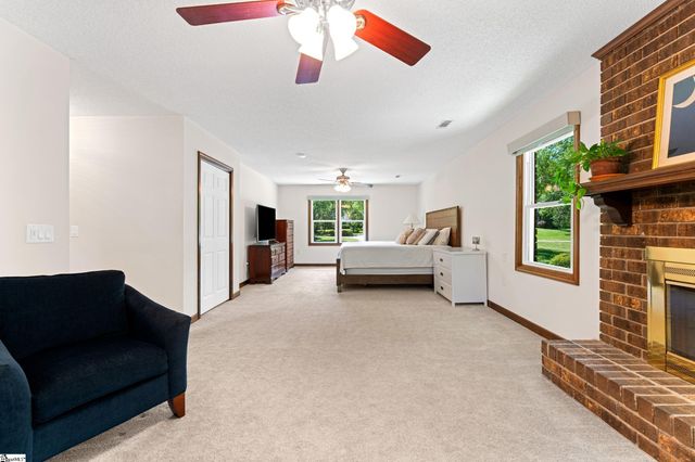 105 Gleneagles Court, Simpsonville, SC 29681
