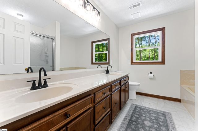105 Gleneagles Court, Simpsonville, SC 29681