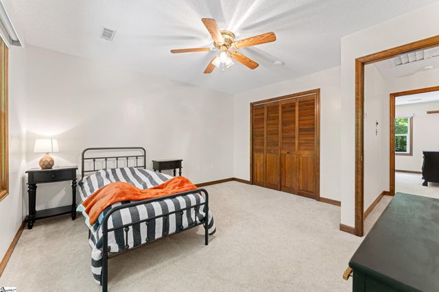 105 Gleneagles Court, Simpsonville, SC 29681