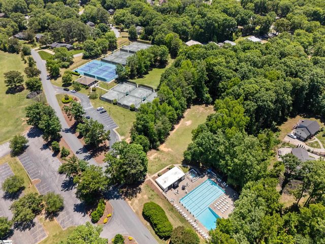 105 Gleneagles Court, Simpsonville, SC 29681