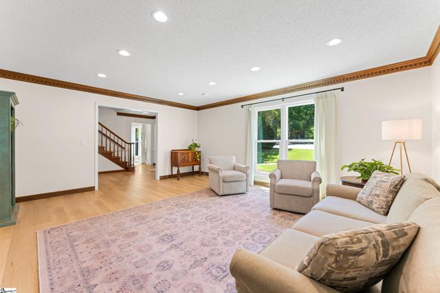 105 Gleneagles Court, Simpsonville, SC 29681