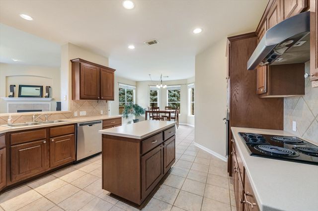 221 Abbey DR, Austin, TX 78737