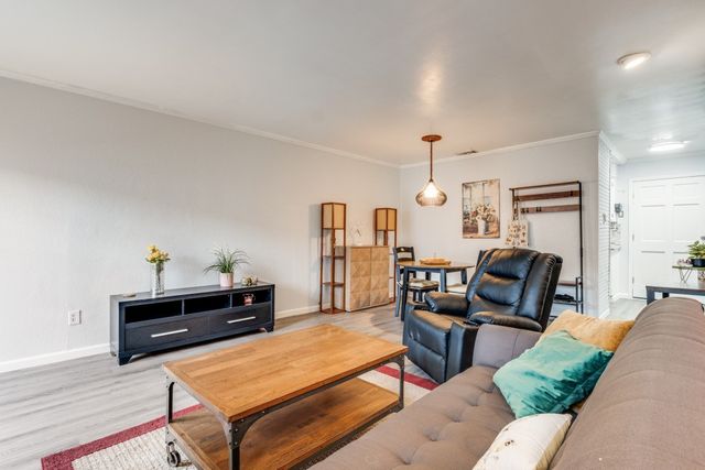 2816 Wycliff Avenue, Dallas, TX 75219