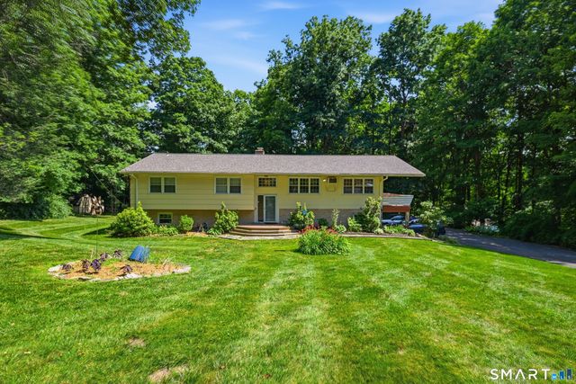 3 Birchcrest Drive, Danbury, CT 06811