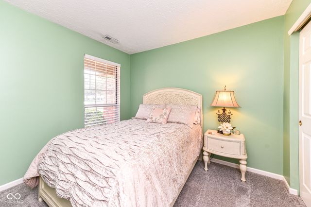 7701 Raleigh Lane, Fishers, IN 46038