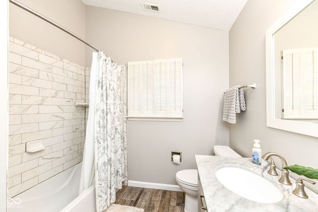 7701 Raleigh Lane, Fishers, IN 46038