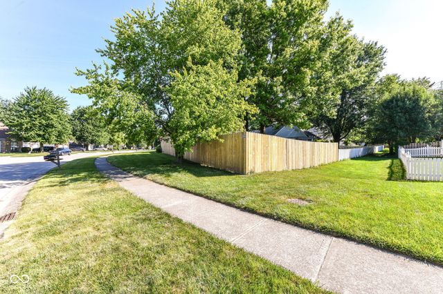 7701 Raleigh Lane, Fishers, IN 46038