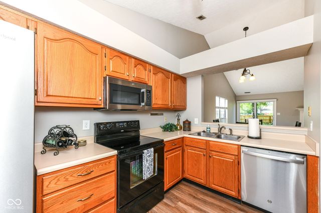7701 Raleigh Lane, Fishers, IN 46038