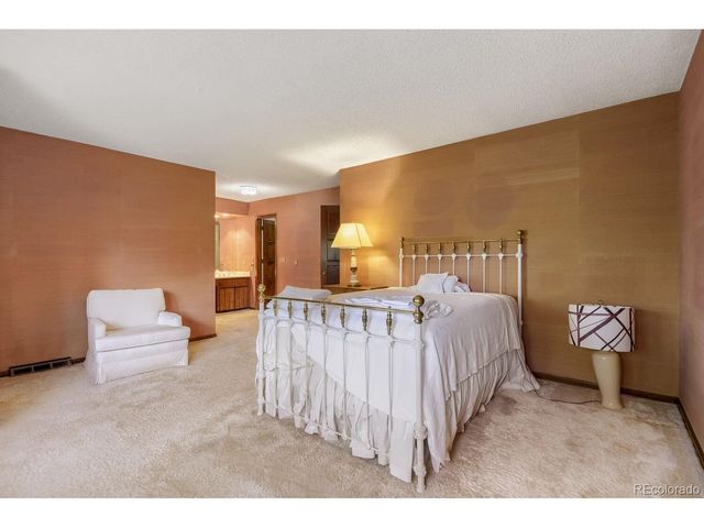 4255 S Olive St 8, Denver, CO 80237