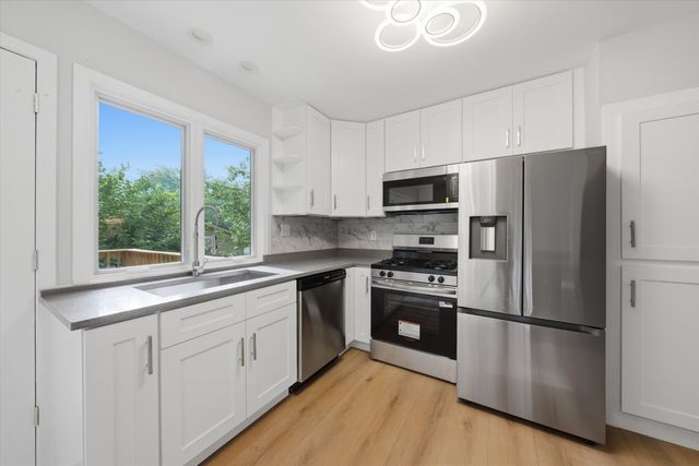 212 Kenilworth Drive, Bolingbrook, IL 60440