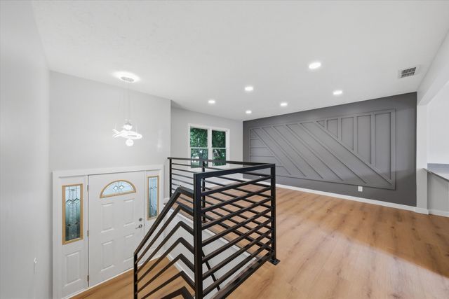 212 Kenilworth Drive, Bolingbrook, IL 60440