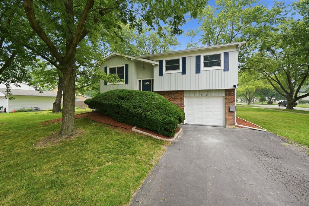 212 Kenilworth Drive, Bolingbrook, IL 60440