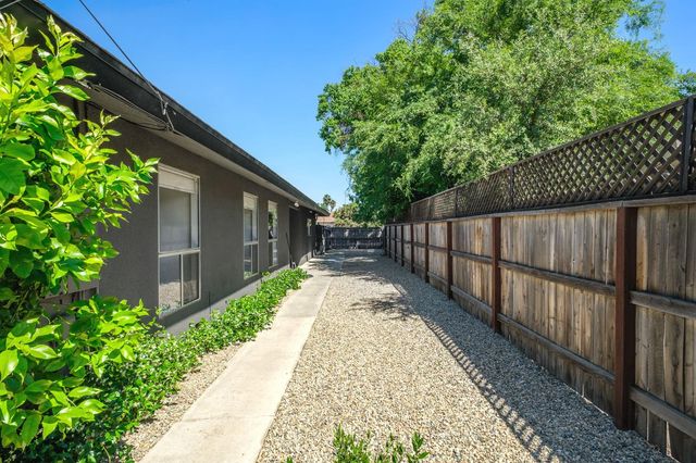 1510 E Austin Way, Fresno, CA 93704