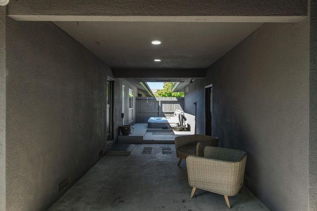 1510 E Austin Way, Fresno, CA 93704