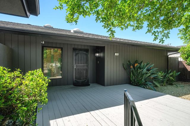 1510 E Austin Way, Fresno, CA 93704