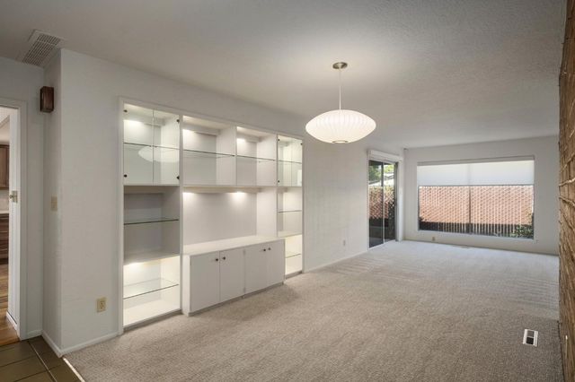 1510 E Austin Way, Fresno, CA 93704