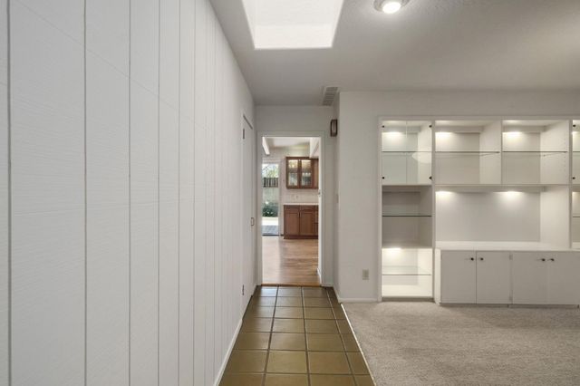 1510 E Austin Way, Fresno, CA 93704