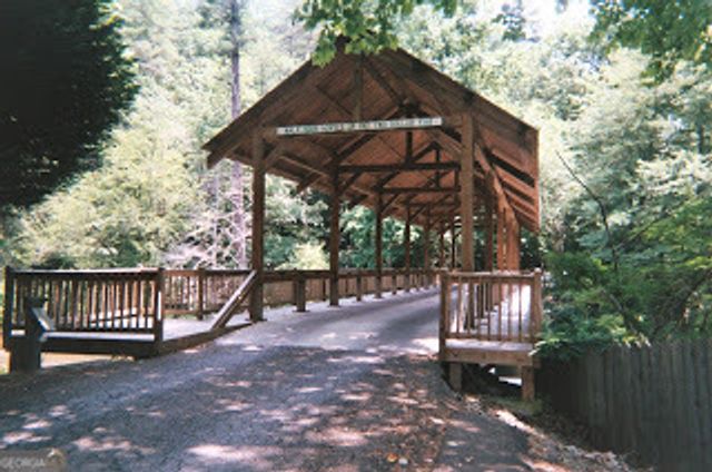 394 Blackberry Circle, Ellijay, GA 30536
