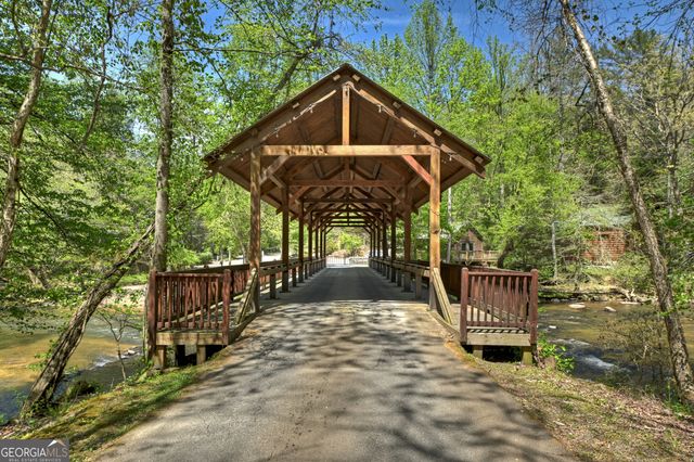394 Blackberry Circle, Ellijay, GA 30536