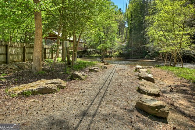 394 Blackberry Circle, Ellijay, GA 30536