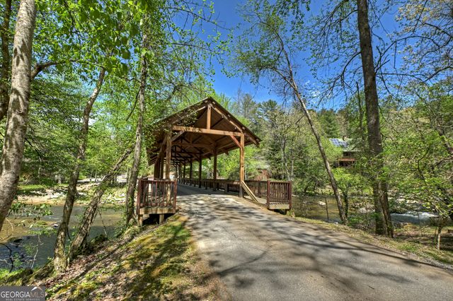 394 Blackberry Circle, Ellijay, GA 30536