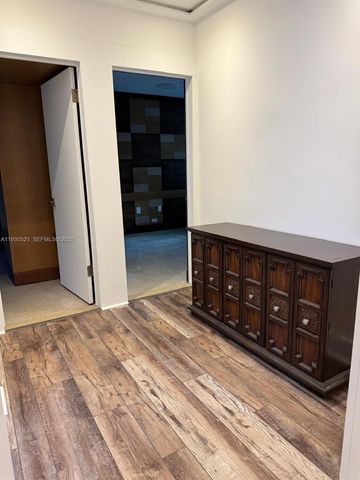 985 NE 115th St, Biscayne Park, FL 33161