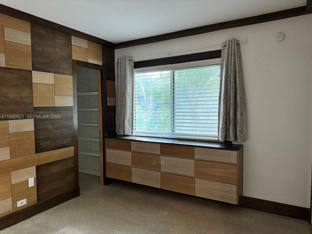 985 NE 115th St, Biscayne Park, FL 33161