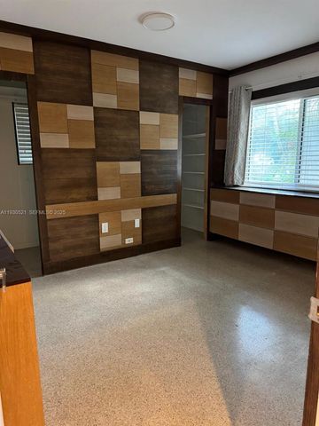 985 NE 115th St, Biscayne Park, FL 33161