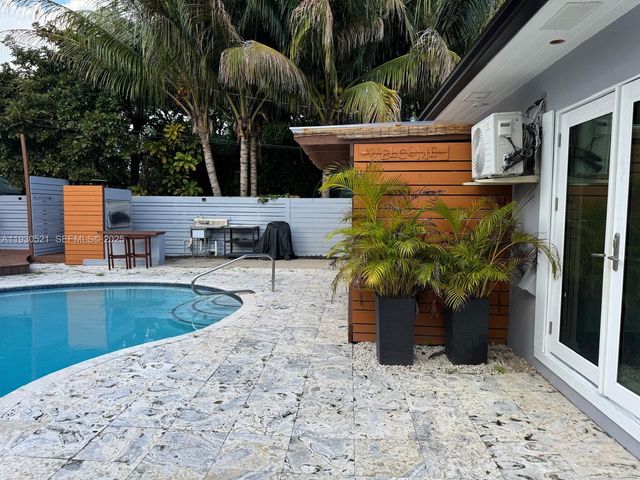 985 NE 115th St, Biscayne Park, FL 33161