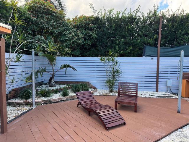 985 NE 115th St, Biscayne Park, FL 33161