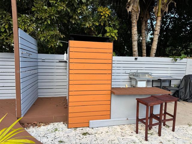 985 NE 115th St, Biscayne Park, FL 33161