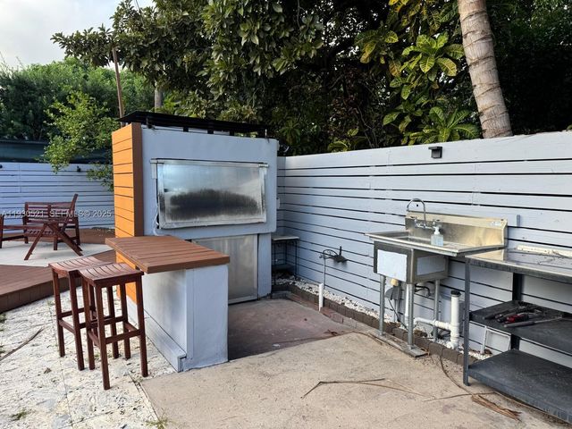 985 NE 115th St, Biscayne Park, FL 33161