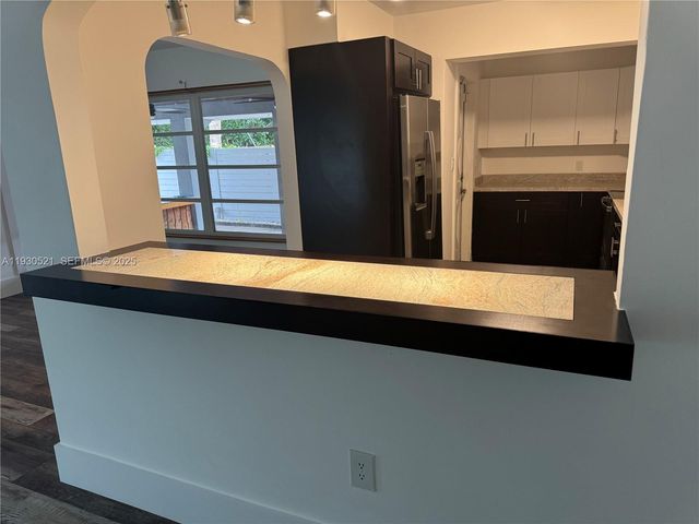 985 NE 115th St, Biscayne Park, FL 33161