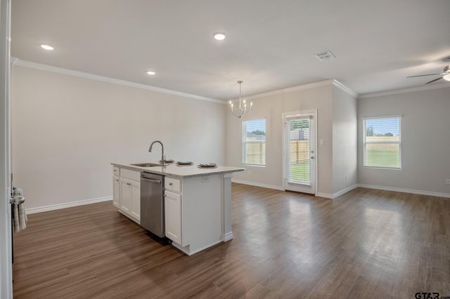1201 Park Meadows Dr., Whitehouse, TX 75791