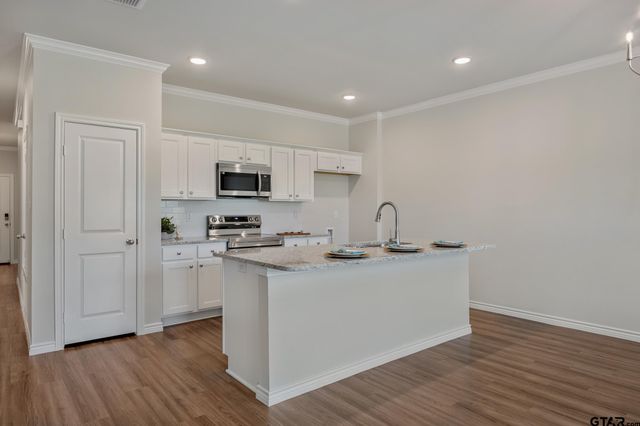 1201 Park Meadows Dr., Whitehouse, TX 75791