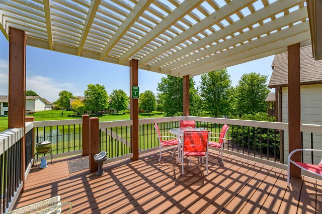 3318 N Lake Ridge St, Wichita, KS 67205