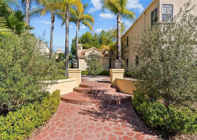 3450 Malaga Court, Calabasas, CA 91302
