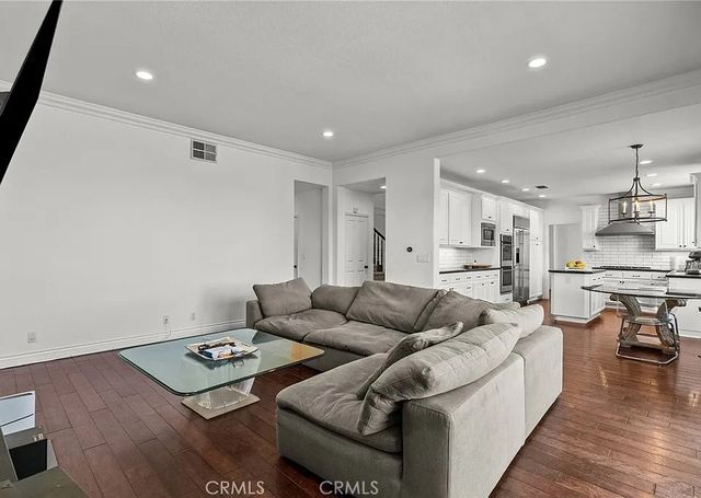 3450 Malaga Court, Calabasas, CA 91302