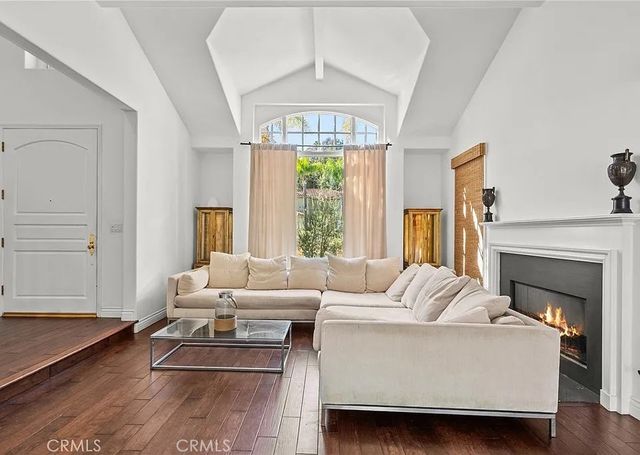 3450 Malaga Court, Calabasas, CA 91302