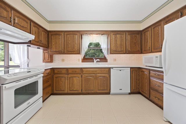1630 Wallace Lake ROAD, West Bend, WI 53090