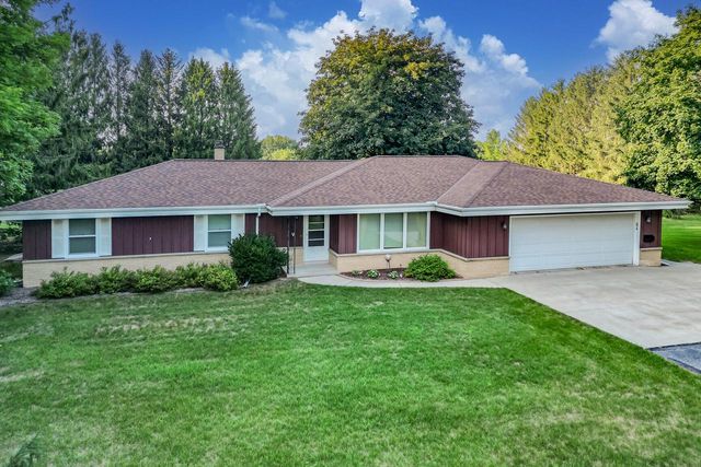 1630 Wallace Lake ROAD, West Bend, WI 53090
