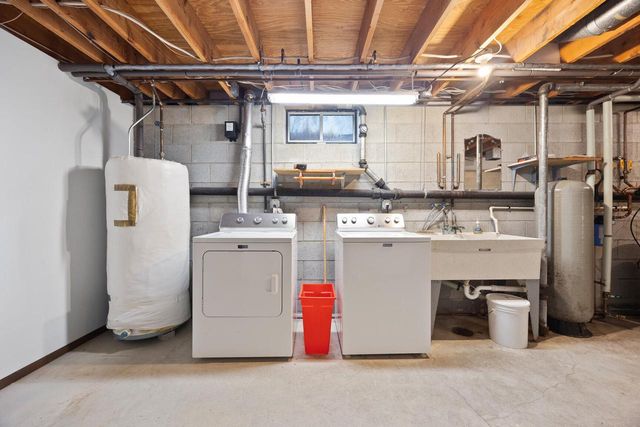 1630 Wallace Lake ROAD, West Bend, WI 53090