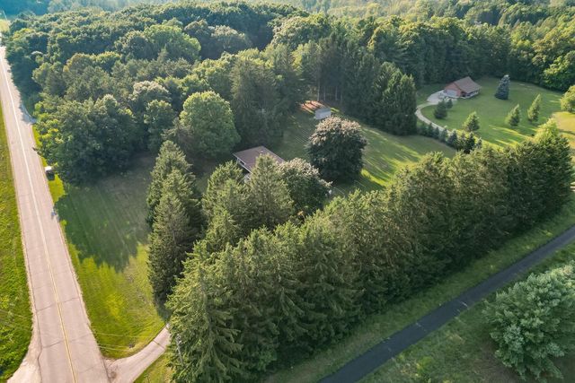 1630 Wallace Lake ROAD, West Bend, WI 53090