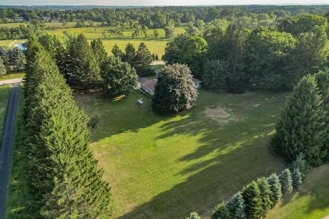 1630 Wallace Lake ROAD, West Bend, WI 53090