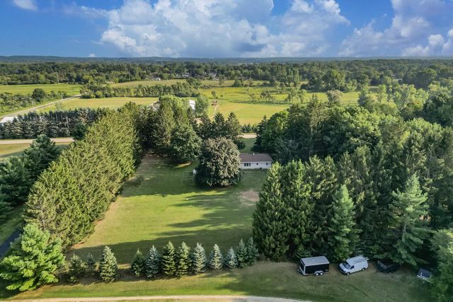 1630 Wallace Lake ROAD, West Bend, WI 53090