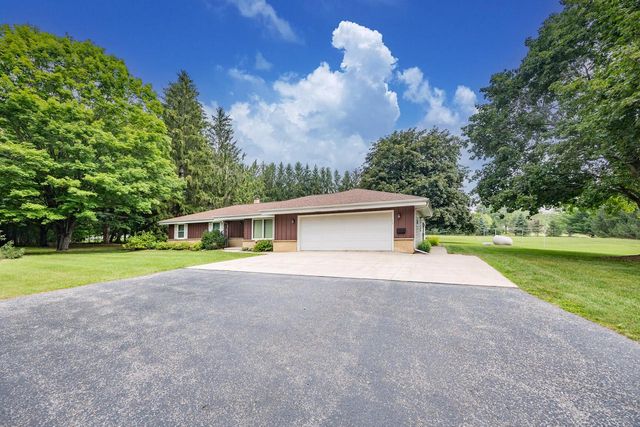 1630 Wallace Lake ROAD, West Bend, WI 53090