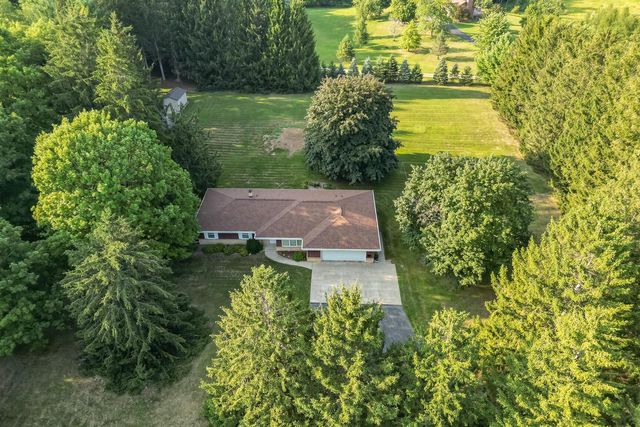 1630 Wallace Lake ROAD, West Bend, WI 53090