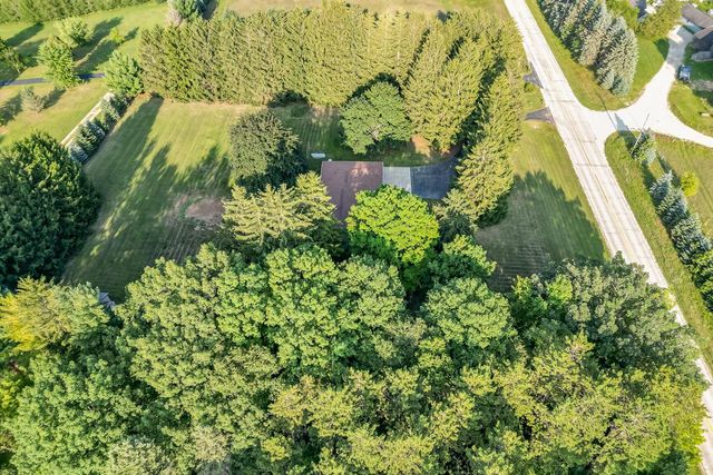 1630 Wallace Lake ROAD, West Bend, WI 53090