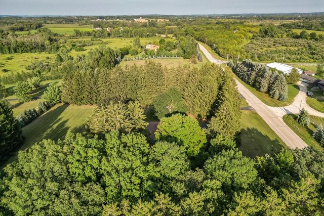 1630 Wallace Lake ROAD, West Bend, WI 53090