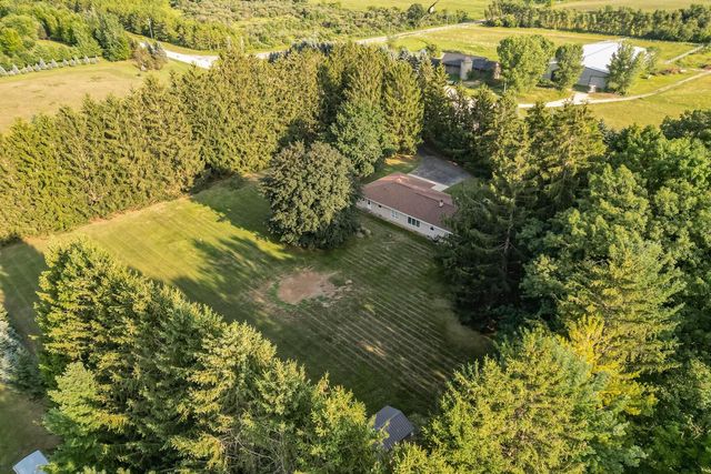 1630 Wallace Lake ROAD, West Bend, WI 53090